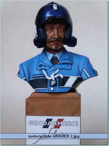 motocycliste GRAVIER 2.jpg