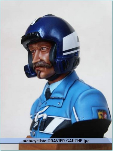motocycliste GRAVIER GAUCHE.jpg
