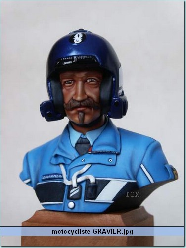 motocycliste GRAVIER.jpg